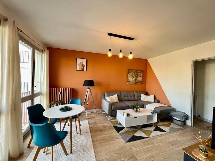 Le P'Tit Anatole - Joli T2 Avec Parking Apartman Poitiers Kültér fotó