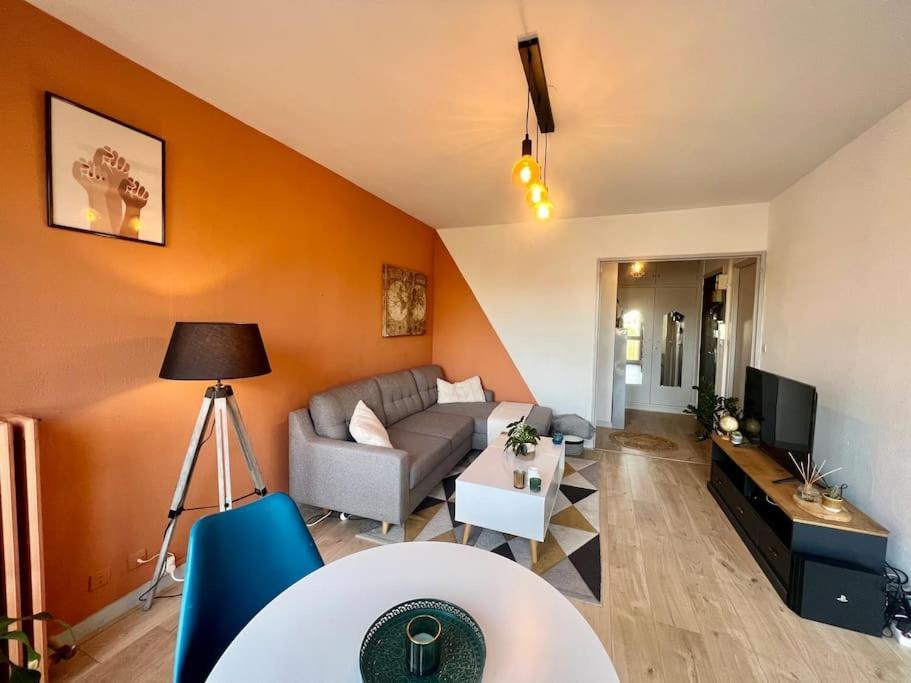 Le P'Tit Anatole - Joli T2 Avec Parking Apartman Poitiers Kültér fotó