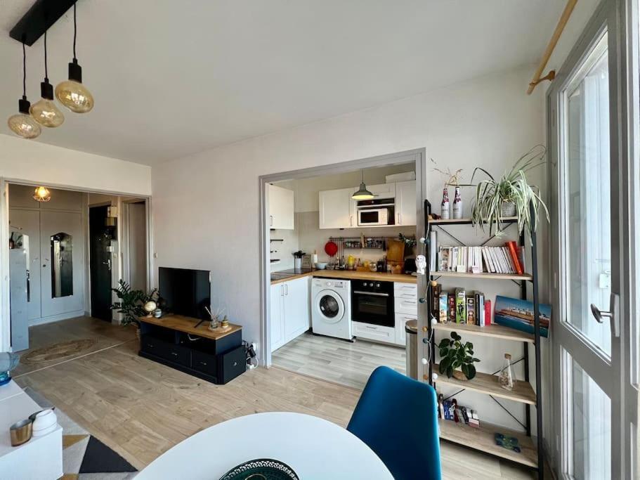 Le P'Tit Anatole - Joli T2 Avec Parking Apartman Poitiers Kültér fotó